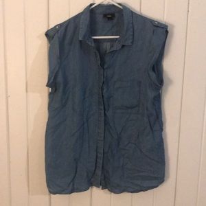 Jean sleeveless button up top